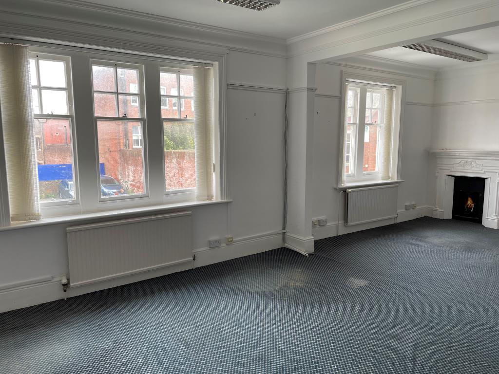 Lot: 61 - TWO SUBSTANTIAL FORMER OFFICE BUILDINGS WITH CONVERSION POTENTIAL - First floor front double office 1